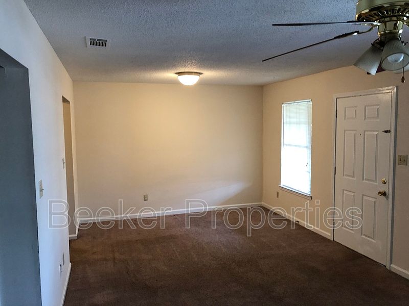 1st image of 2725 43rd Ave Unit 202