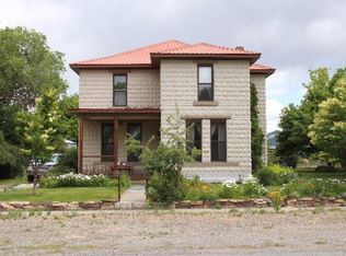 313 Park St, Mackay, ID 83251