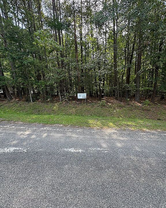 2nd image of 731 Jasmine Rd