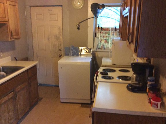 3rd image of 3937 Paseo Blvd