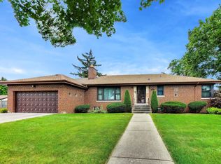 6247 N Leona Ave, Chicago, IL 60646