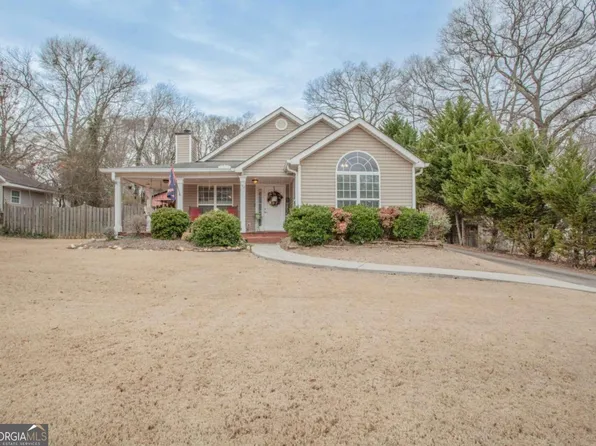 142 Cherry St, Carrollton, GA 30117