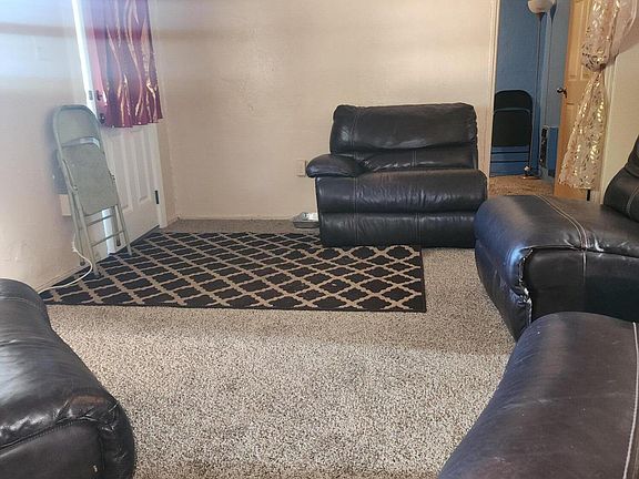 2nd image of 718 Hazel Ave