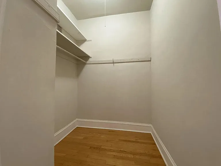 801 W Cornelia — Photo 15