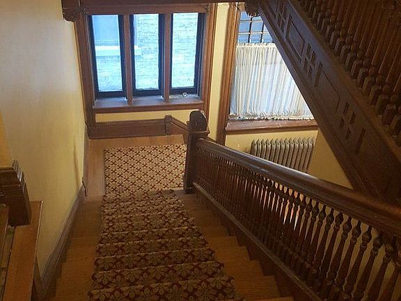 4th image of 2531 N Farwell Ave #1