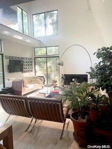 16 Shorewood Drive, East Hampton, NY, 11937