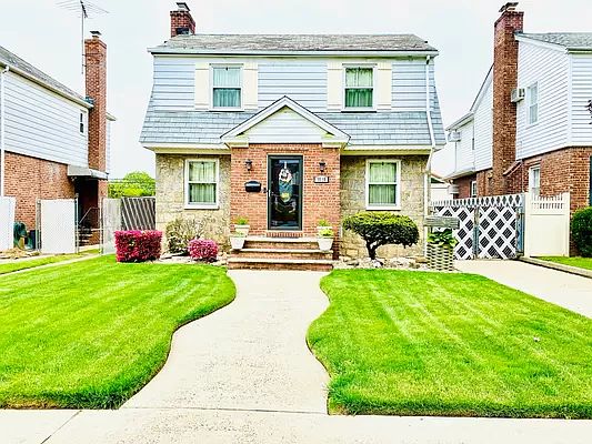1st image of 58-10 215th St