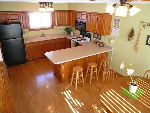 2nd image of 1331 Bay Dr SE