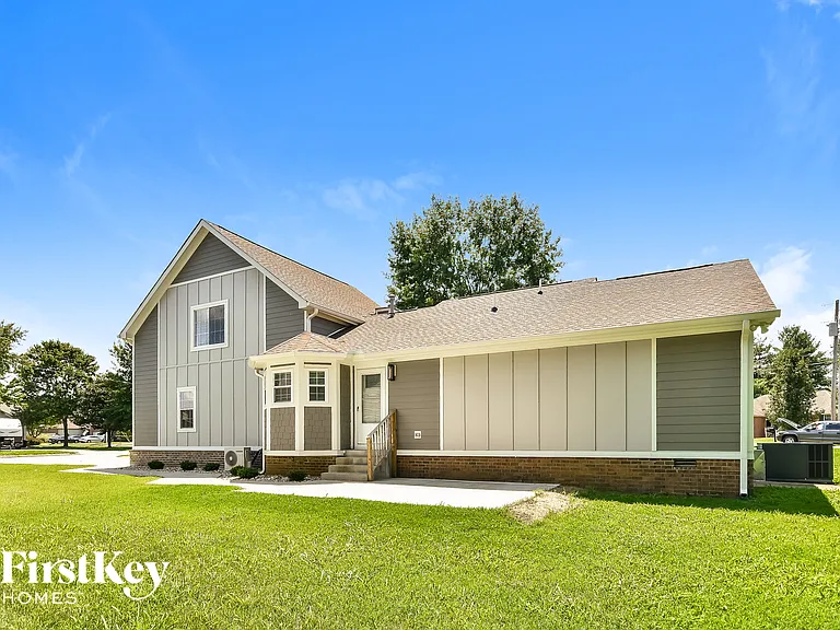 418 Silver Springs Ln — Photo 15