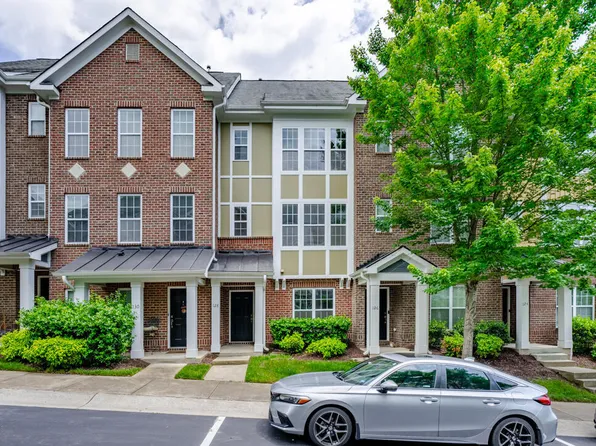 128 Dove Cottage Ln, Cary, NC 27519