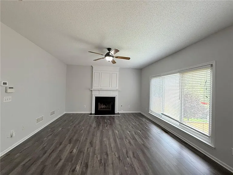 175 Sessingham Ln — Photo 8