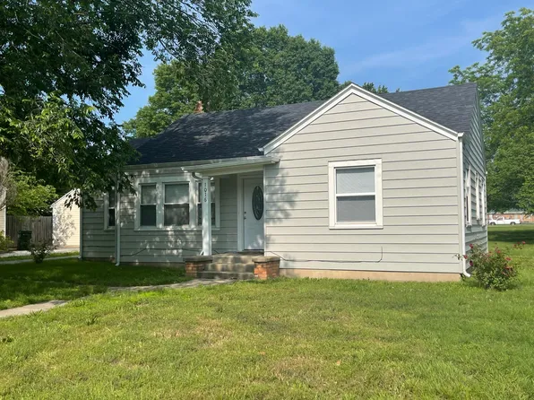 1016 S Market St, Mount Vernon, MO 65712