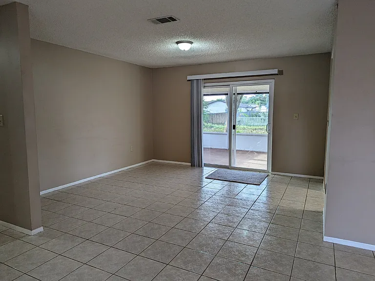 883 Bartel Ln — Photo 4