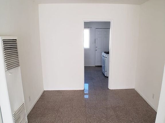 5th image of 7339 Woodman Ave