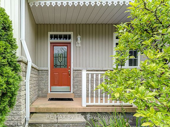 4th image of 28 Bridlewood Cres