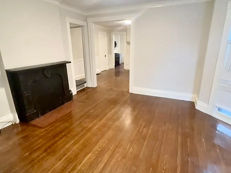 497 Averill Ave — Photo 4