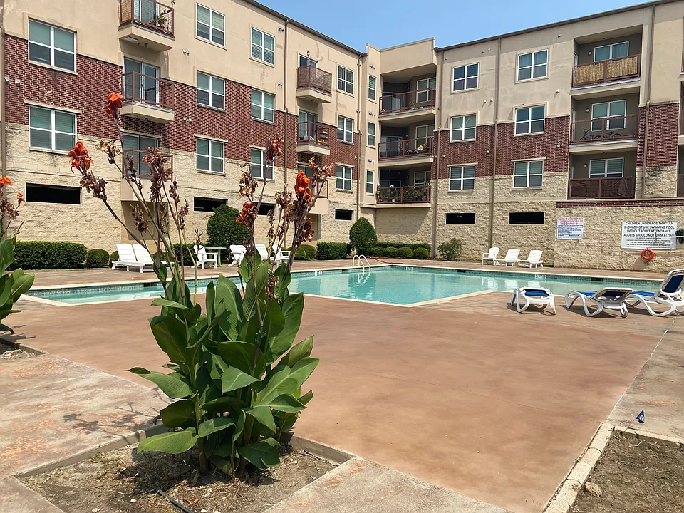 1100 W Trinity Mills Rd #4046