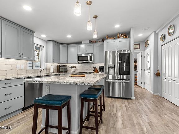 4th image of 17200 W BELL Road #708