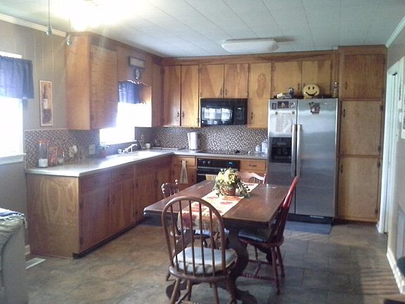 5th image of 927 Oakley Ave