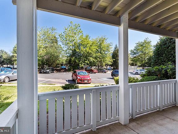 4th image of 14303 Grape Holly Grv APT 16