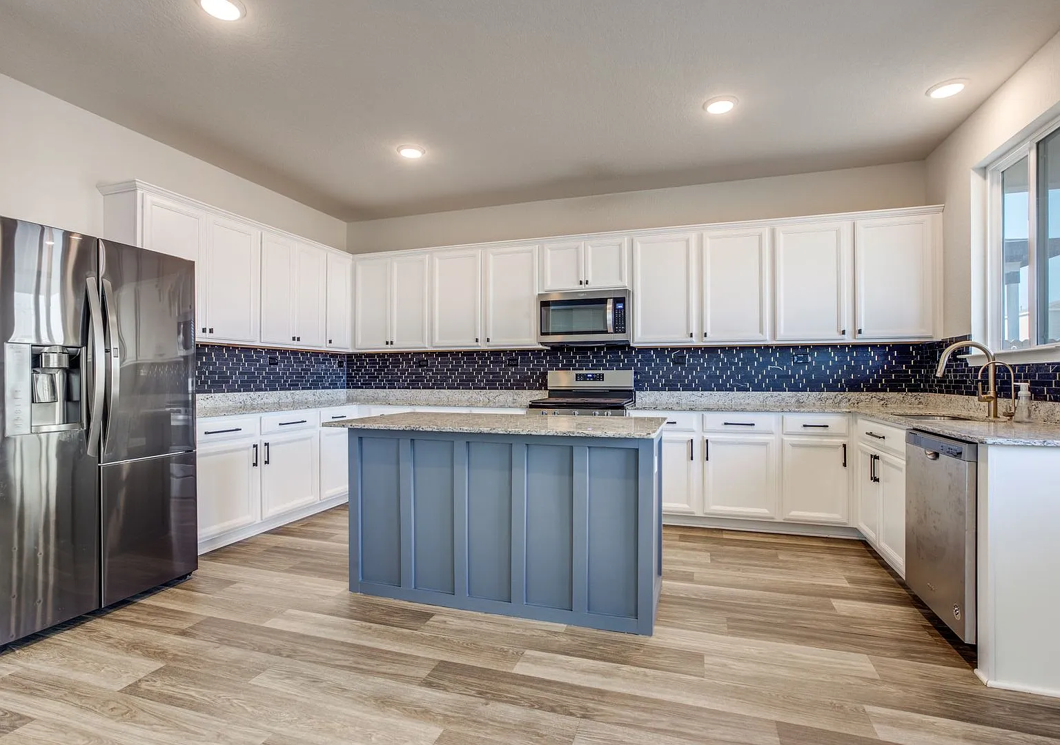 4 Bedroom/3 Bath Winding Brook Subdivision — Photo 3