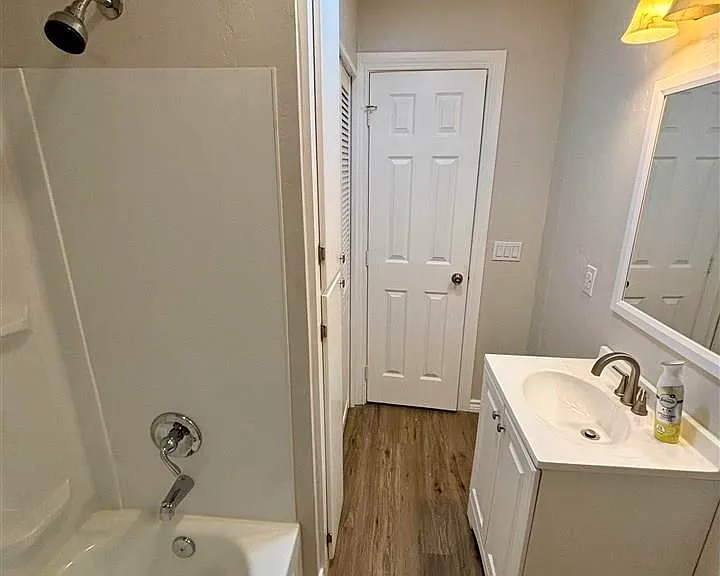 1639 Best Blvd — Photo 7