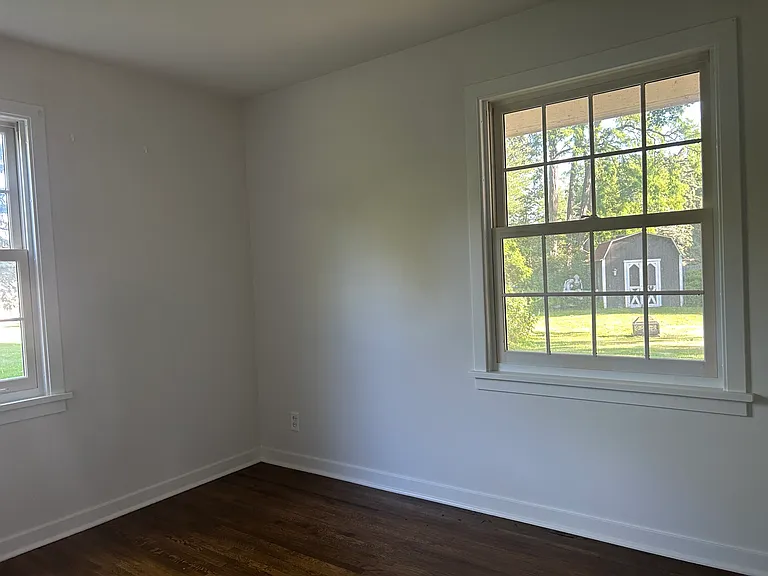 1015 Morton St — Photo 6