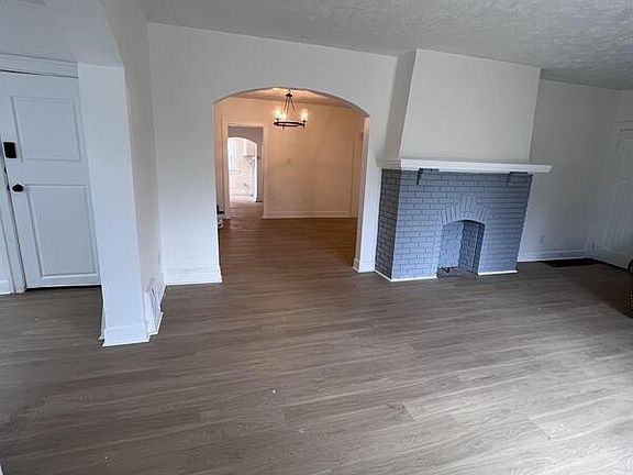 3rd image of 1376 Cory Dr