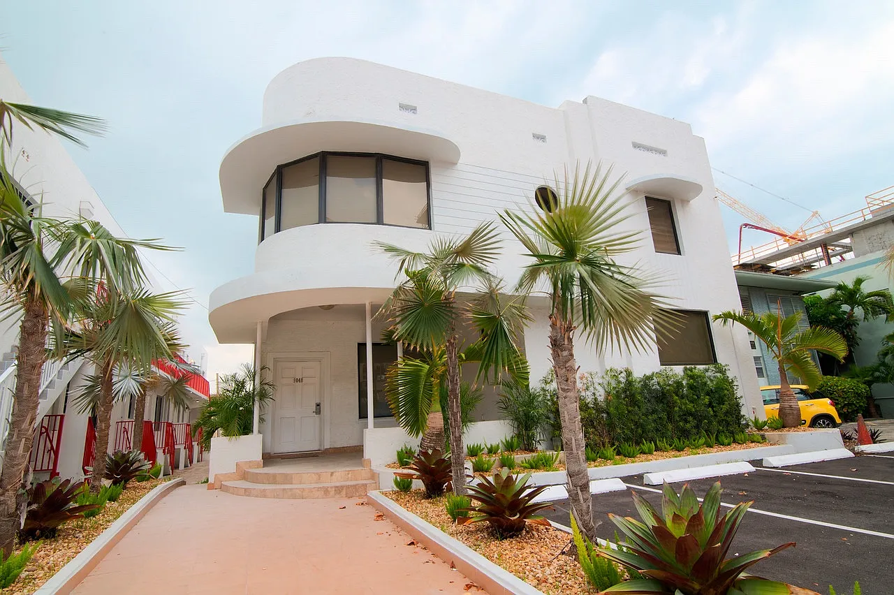 9048 Collins Ave — Photo 1