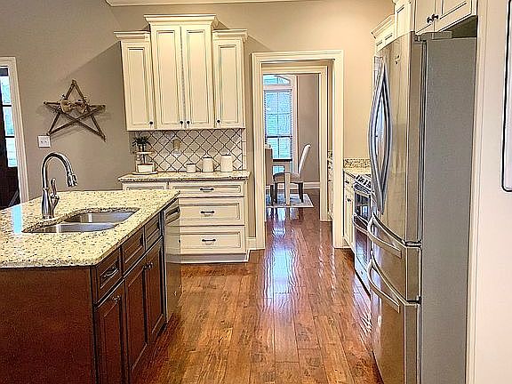 5th image of 392 Wooten Oaks Cir