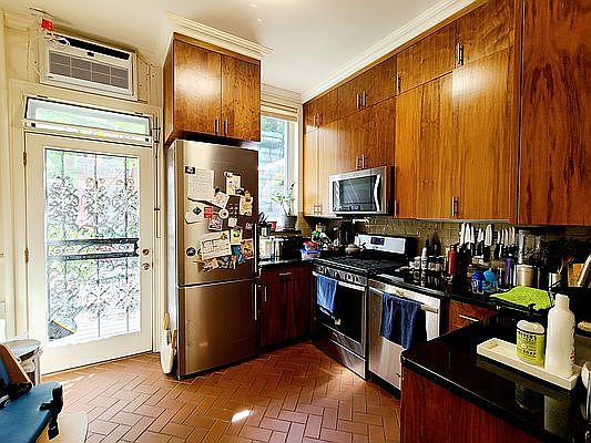 4th image of 358 12th St APT 1L