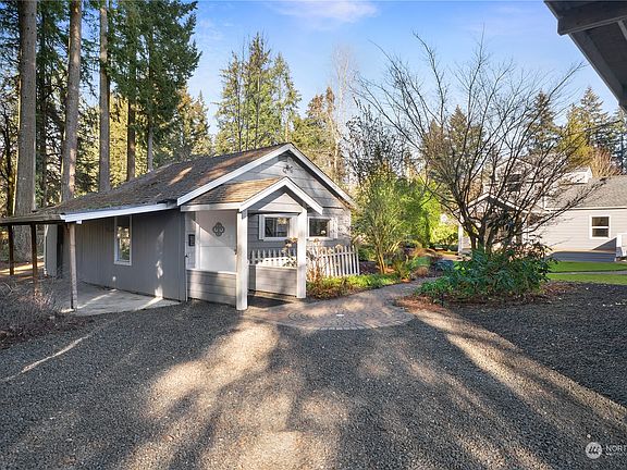 4th image of 6623 Glenwood Drive SW