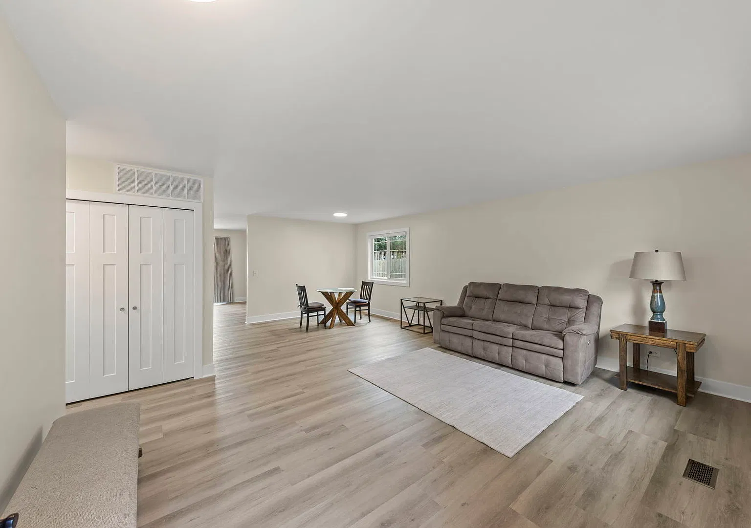 3 bed, 1387 sqft, $2,500 — Photo 1