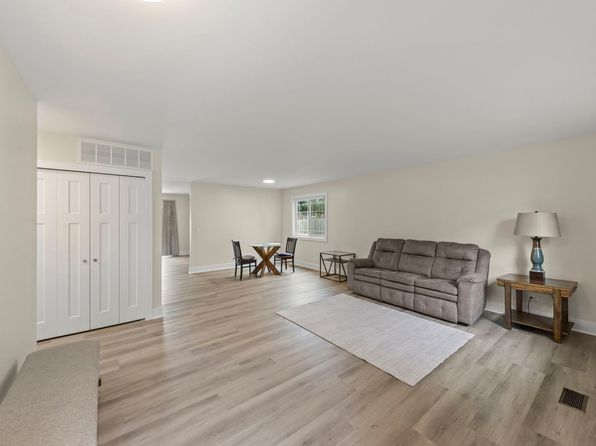 306 Drake Ct