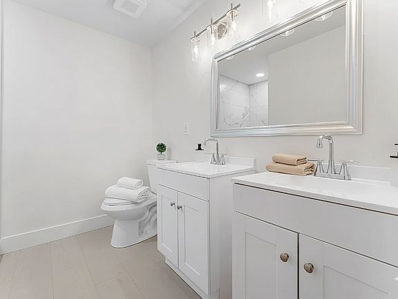 5th image of 202 Loop St