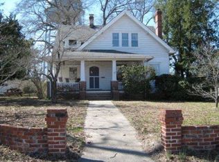 102 Brunswick Ave, Blackstone, VA 23824