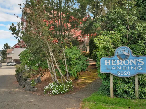 3020 Cliffe Ave #5, Courtenay, BC V9N 2L7