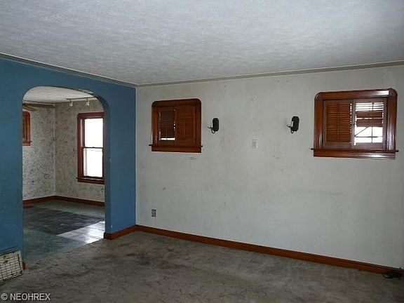 5th image of 2526 E 33rd St