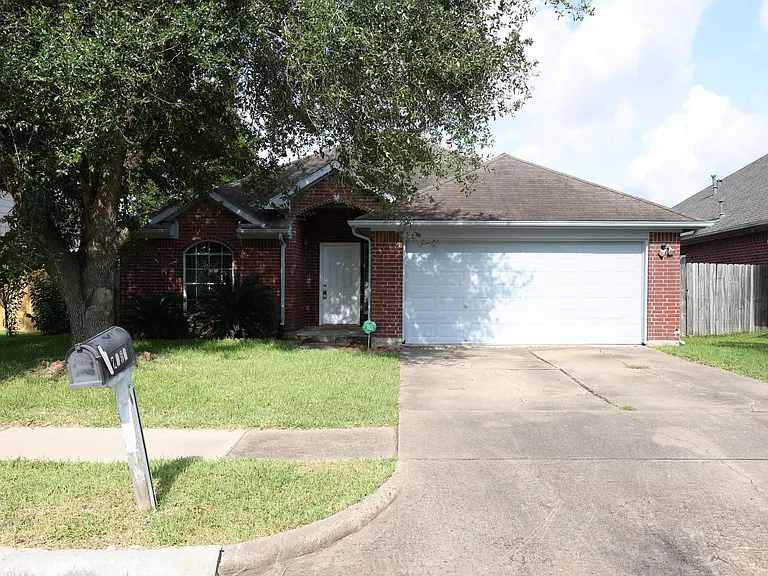 7430 Pouter Dr — Photo 1