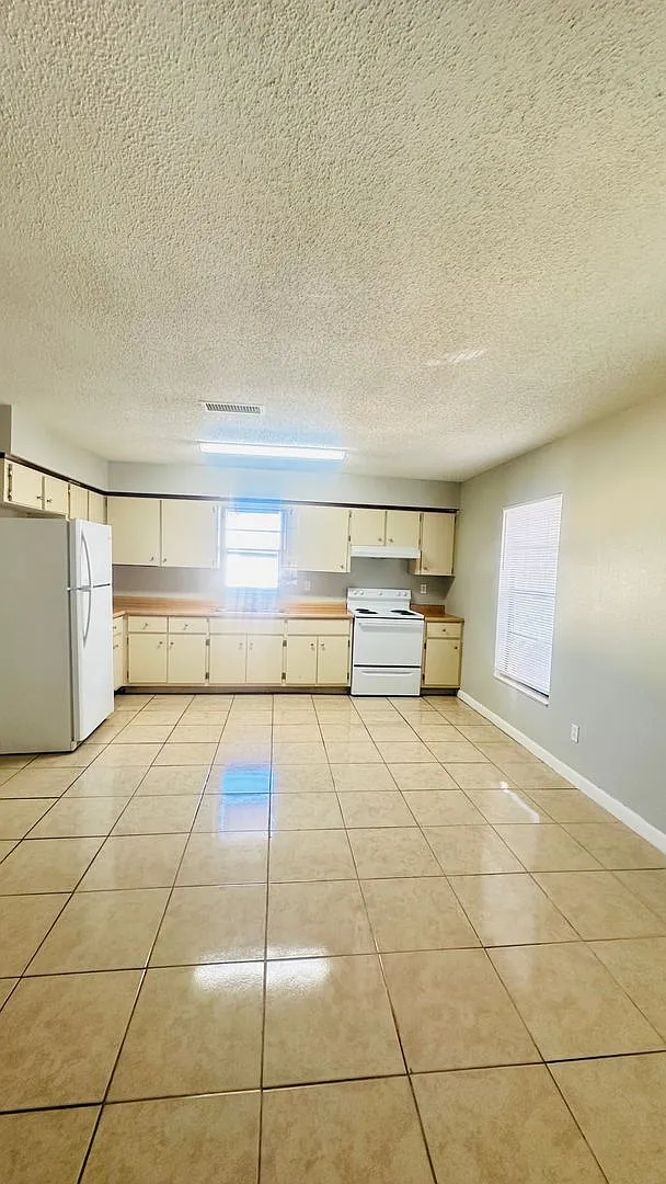 Kennedy Rd. - 1229 Unit 62 — Photo 3