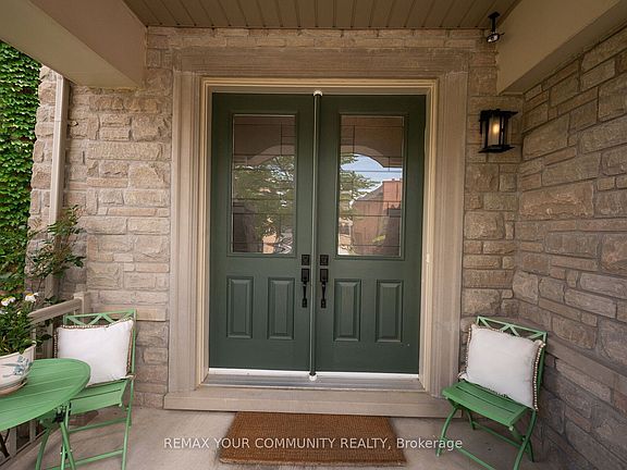 4th image of 21 Lilly Valley Cres S