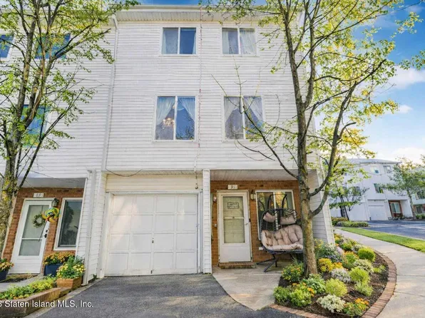 91 Aspen Knolls Way, Staten Island, NY 10312