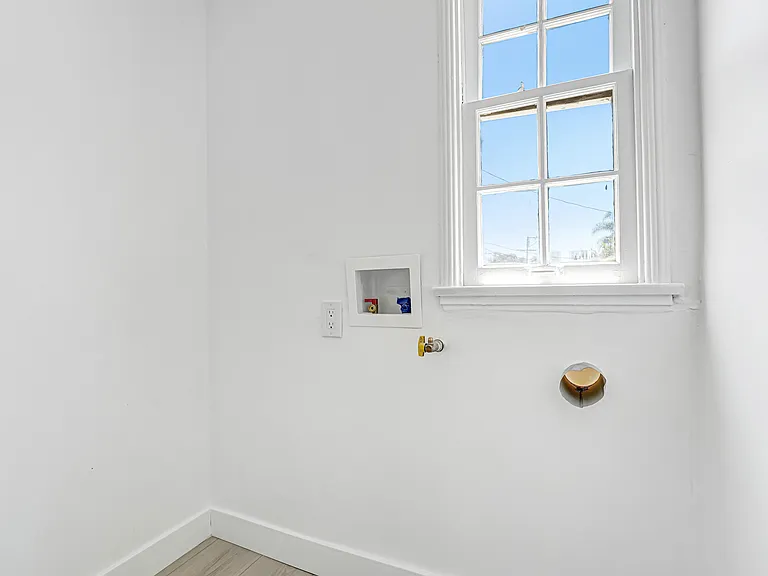 262 S Spalding Dr #1/2 — Photo 8