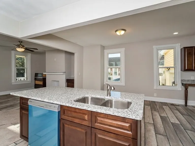 3027 Grandy Ave — Photo 6