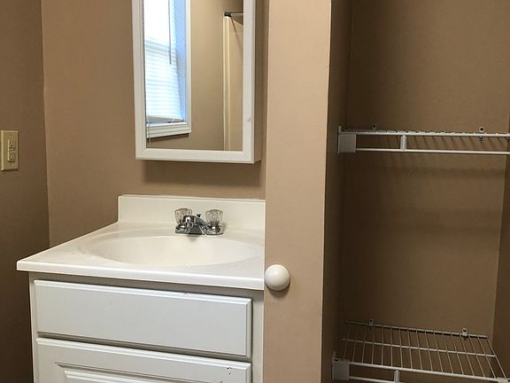 5th image of 501 N Bradford Ave #0