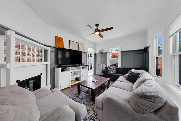Living room, photo 3