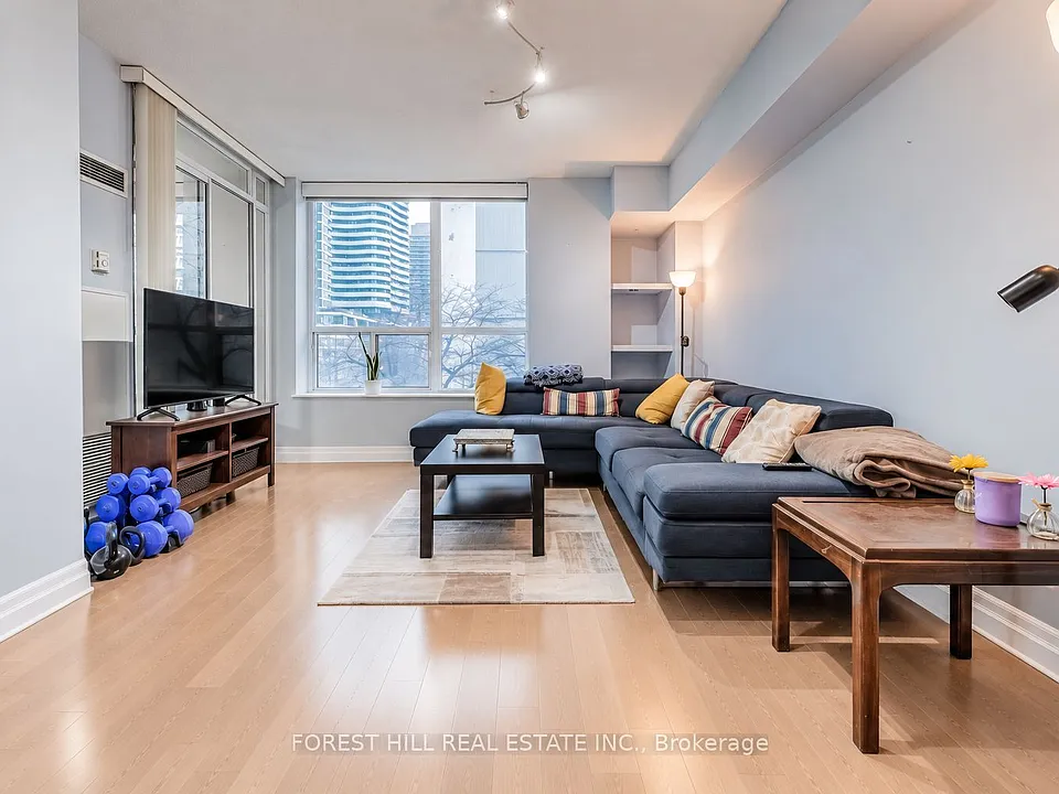 70 Alexander St #305