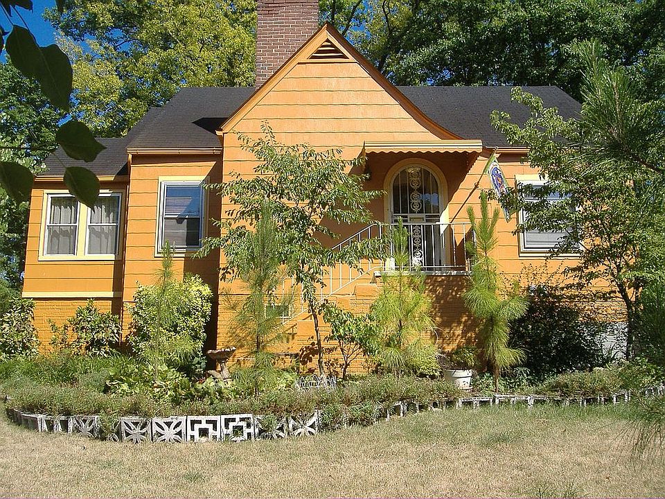 1st image of 2932 Woodbine Ave