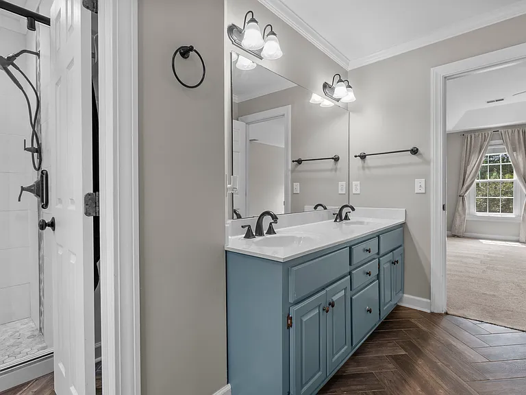 101 Hollingwood Dr — Photo 21
