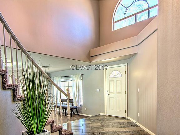 3rd image of 9580 Summerfest St